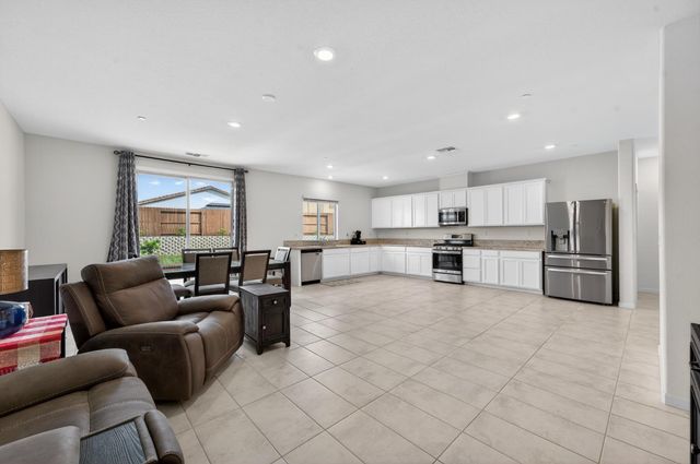 8049 Bossa Nova Way, Roseville, CA 95747