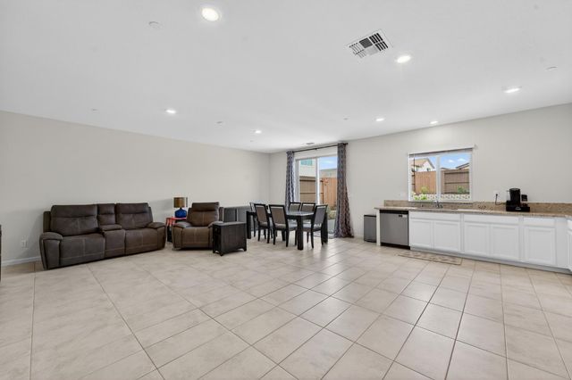 8049 Bossa Nova Way, Roseville, CA 95747