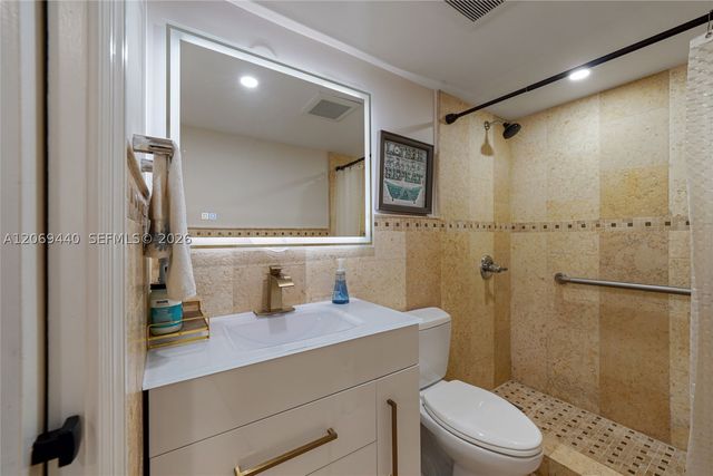 10310 NW 5th Ter 4-26, Miami, FL 33172