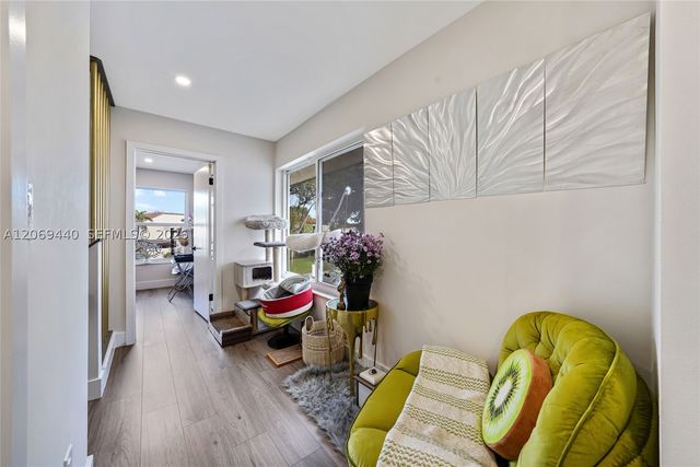 10310 NW 5th Ter 4-26, Miami, FL 33172