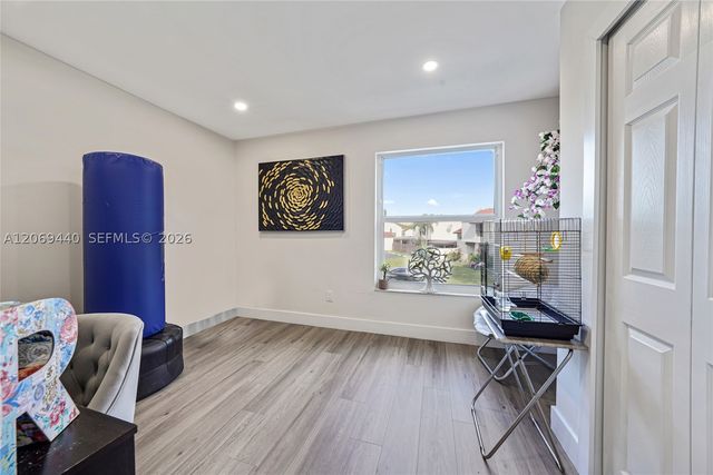 10310 NW 5th Ter 4-26, Miami, FL 33172