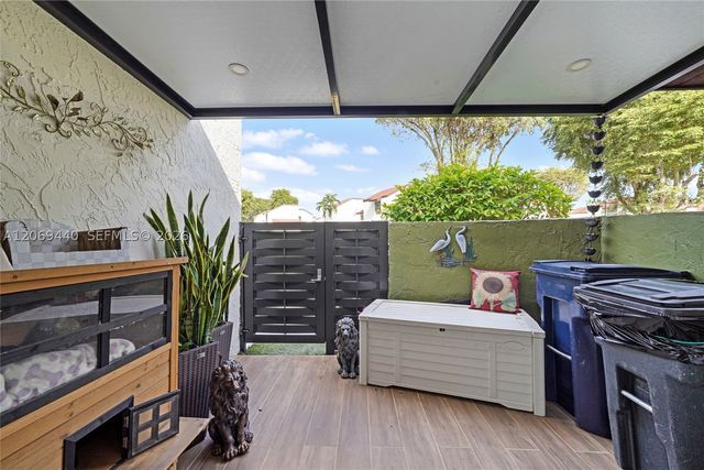 10310 NW 5th Ter 4-26, Miami, FL 33172