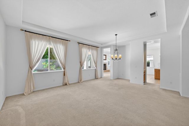 380 Lyman Cir, Sacramento, CA 95835