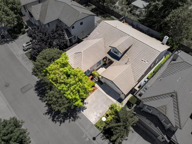 380 Lyman Cir, Sacramento, CA 95835