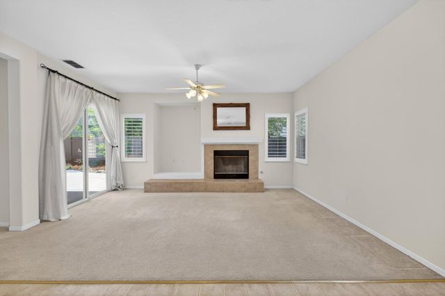 380 Lyman Cir, Sacramento, CA 95835