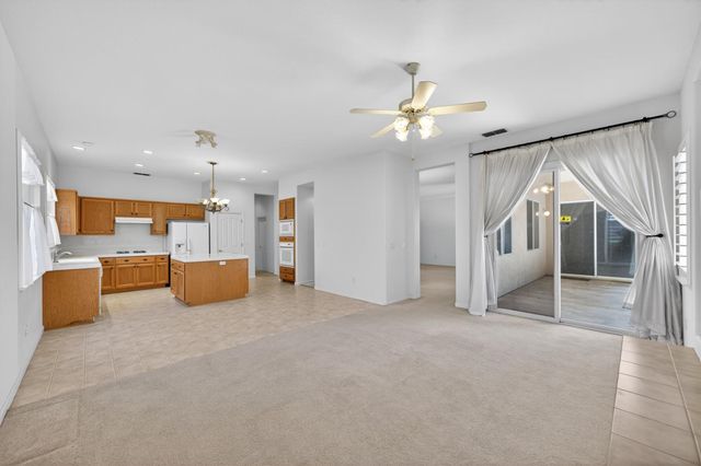 380 Lyman Cir, Sacramento, CA 95835