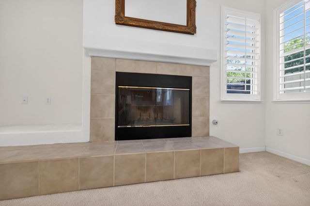380 Lyman Cir, Sacramento, CA 95835