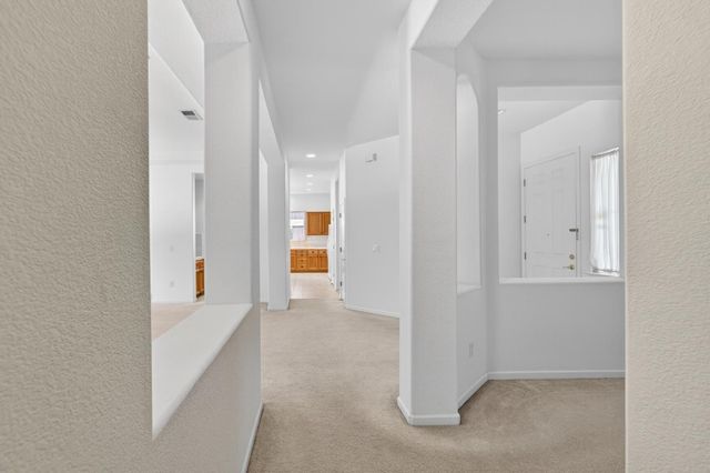 380 Lyman Cir, Sacramento, CA 95835