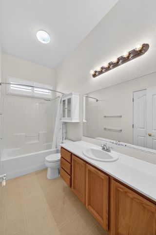 380 Lyman Cir, Sacramento, CA 95835