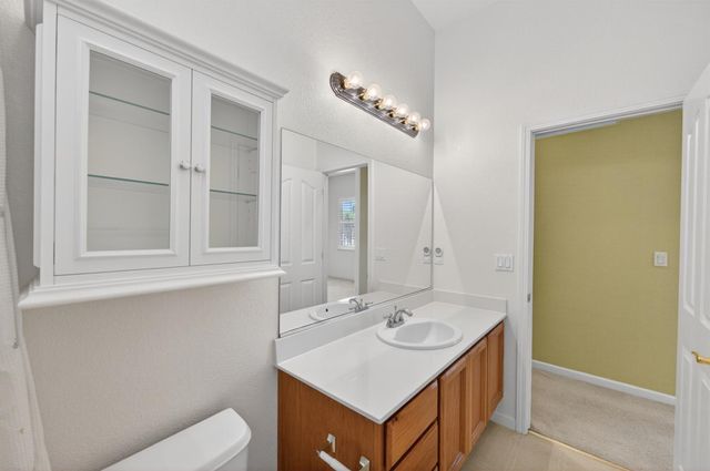 380 Lyman Cir, Sacramento, CA 95835