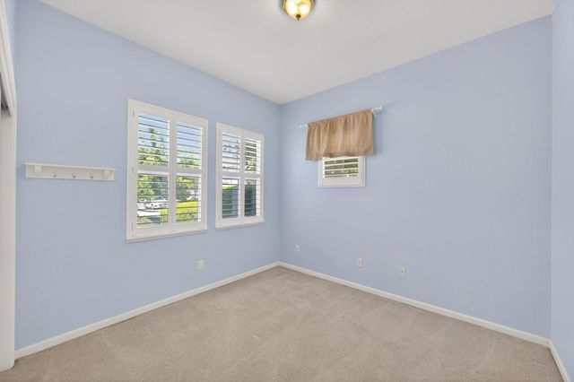 380 Lyman Cir, Sacramento, CA 95835