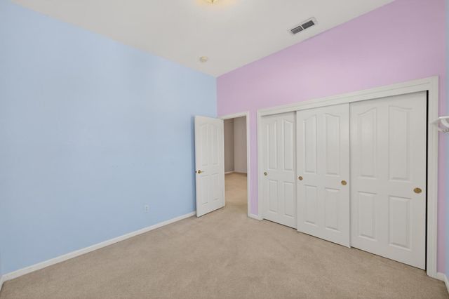 380 Lyman Cir, Sacramento, CA 95835