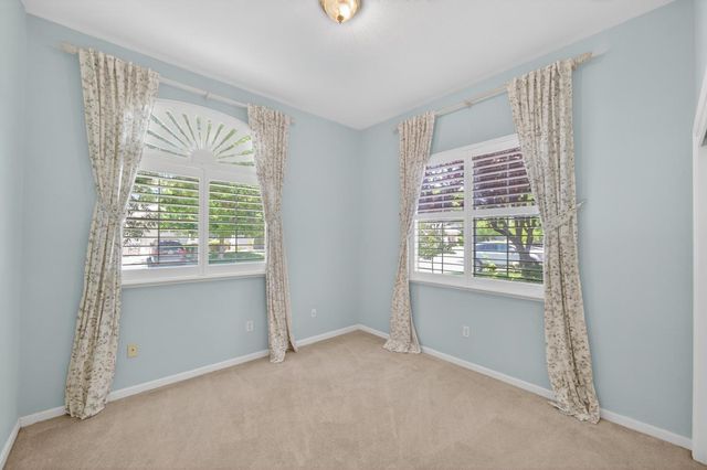 380 Lyman Cir, Sacramento, CA 95835