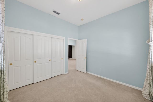 380 Lyman Cir, Sacramento, CA 95835
