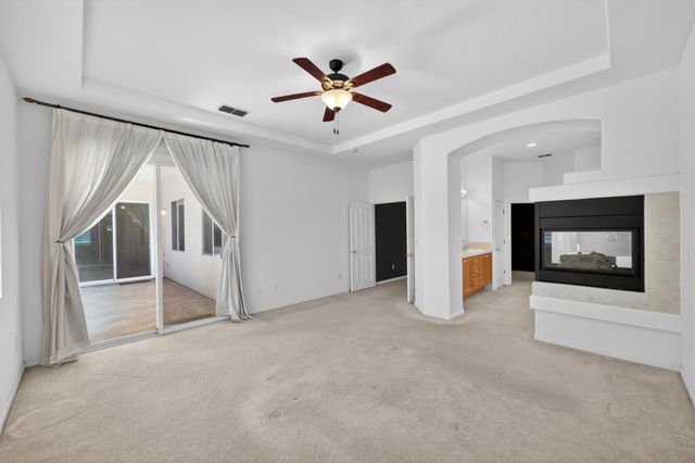 380 Lyman Cir, Sacramento, CA 95835