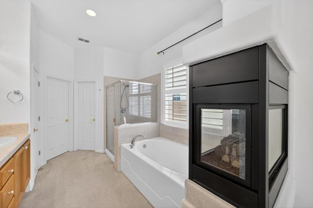 380 Lyman Cir, Sacramento, CA 95835