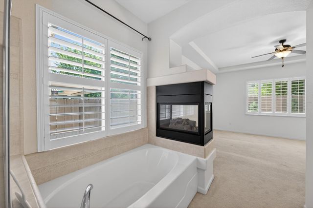 380 Lyman Cir, Sacramento, CA 95835