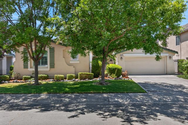 380 Lyman Cir, Sacramento, CA 95835