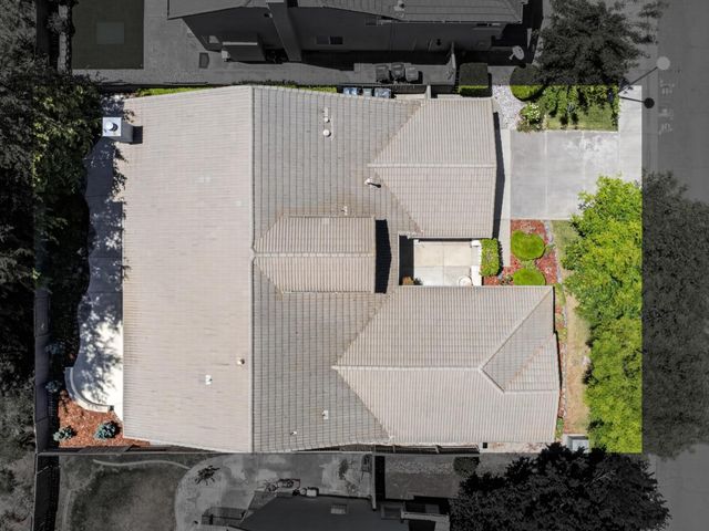 380 Lyman Cir, Sacramento, CA 95835