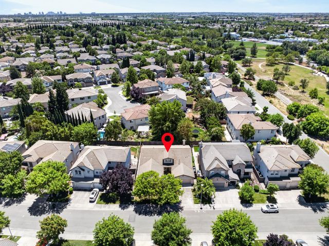 380 Lyman Cir, Sacramento, CA 95835
