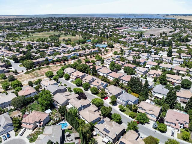 380 Lyman Cir, Sacramento, CA 95835