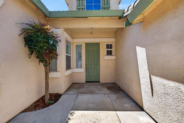 380 Lyman Cir, Sacramento, CA 95835