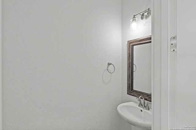 523 Corwin Springs, Cibolo, TX 78108