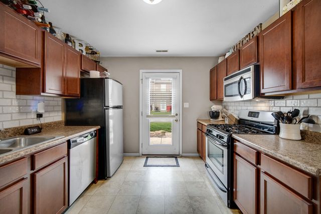 10332 Paramount Way, Cedar Lake, IN 46303