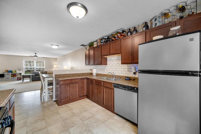 10332 Paramount Way, Cedar Lake, IN 46303