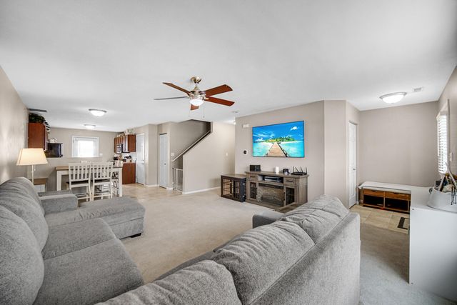 10332 Paramount Way, Cedar Lake, IN 46303
