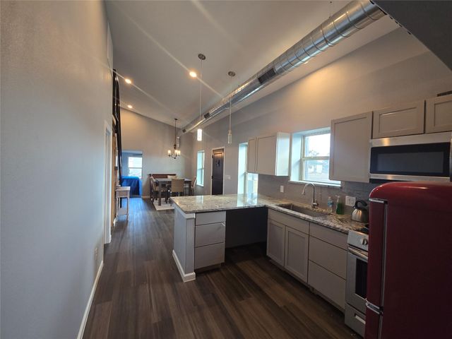 304 Spring ST, Burnet, TX 78611