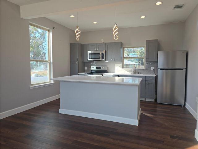 304 Spring ST, Burnet, TX 78611