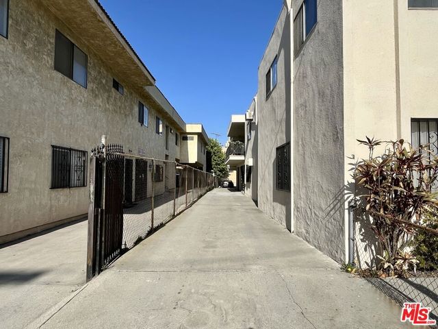 829 Alpine Street 3, Los Angeles, CA 90012