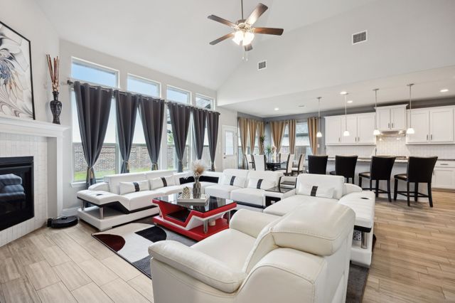 10515 Forest Glen Lane, Grand Prairie, TX 76065