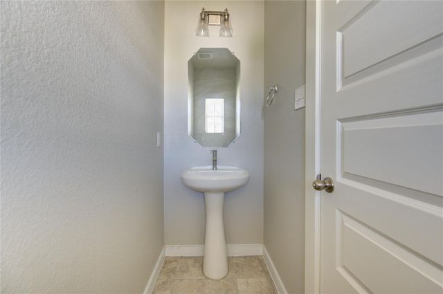 2215 Emerald Diamond Court, Fresno, TX 77545