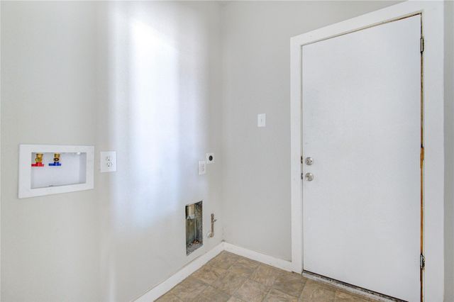 2215 Emerald Diamond Court, Fresno, TX 77545