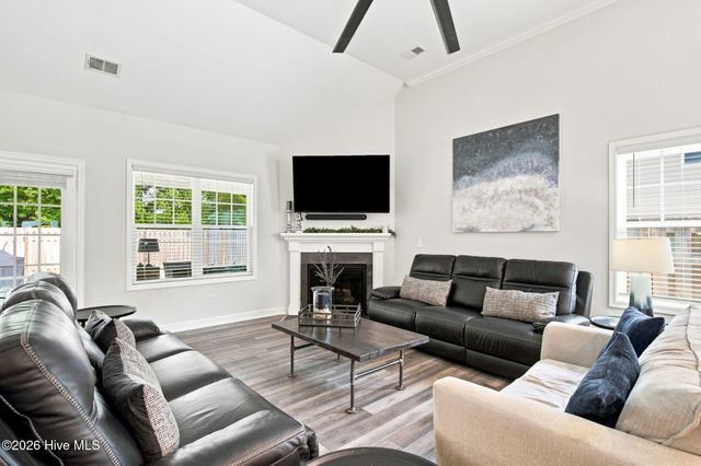 6036 Meadowgrove Loop, Wilmington, NC 28409