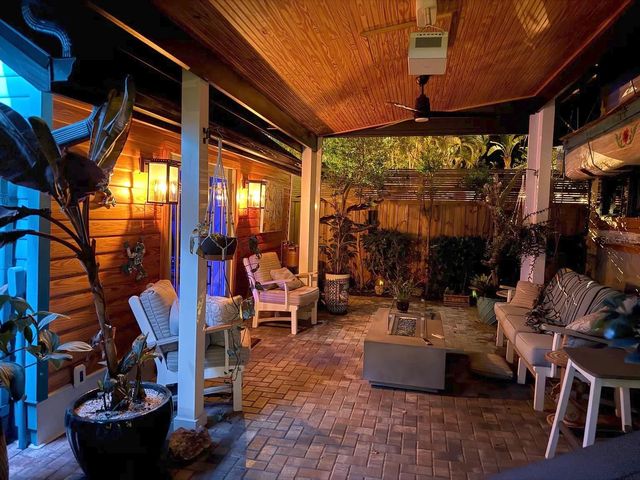 2500 BURLINGTON AVENUE N, St Petersburg, FL 33713