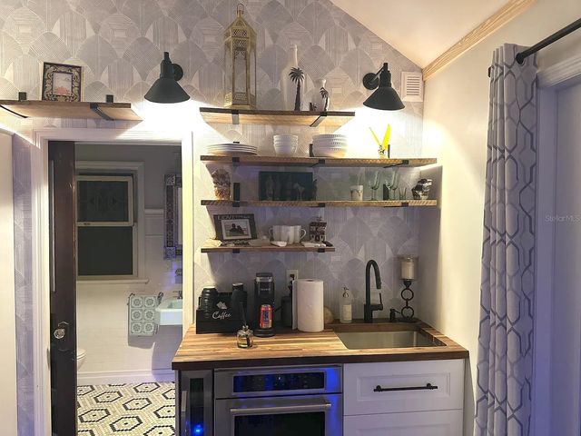 2500 BURLINGTON AVENUE N, St Petersburg, FL 33713