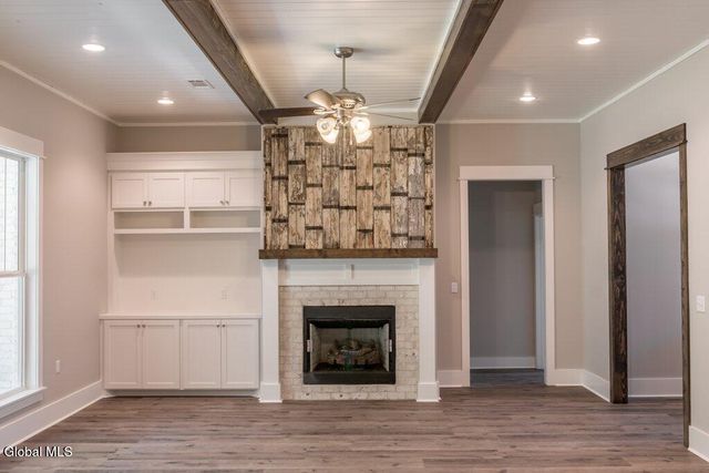 20 Hidden Pond Way, Moreau, NY 12831