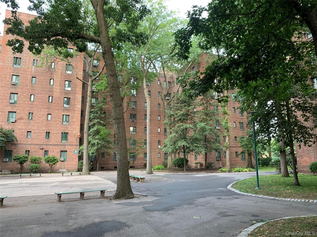 1594 Unionport Road 7D, Bronx, NY 10462