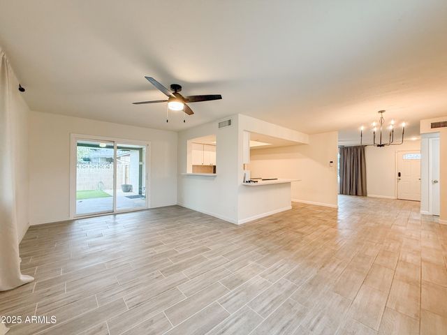 1917 W TOPEKA Drive, Phoenix, AZ 85027