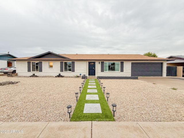 1917 W TOPEKA Drive, Phoenix, AZ 85027