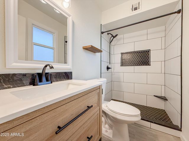 1917 W TOPEKA Drive, Phoenix, AZ 85027