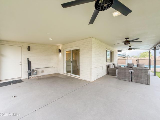 1917 W TOPEKA Drive, Phoenix, AZ 85027