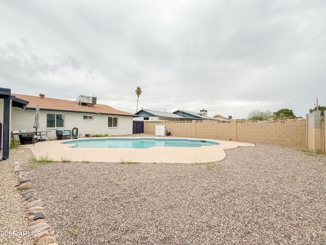 1917 W TOPEKA Drive, Phoenix, AZ 85027