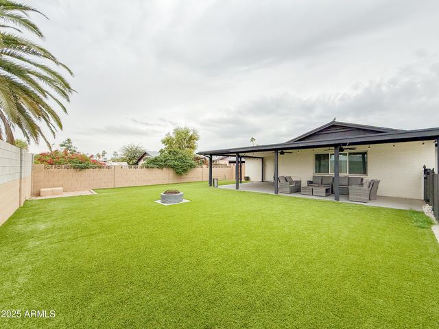 1917 W TOPEKA Drive, Phoenix, AZ 85027