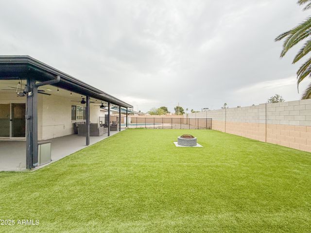 1917 W TOPEKA Drive, Phoenix, AZ 85027