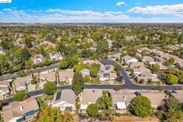 1751 Crispin Dr, Brentwood, CA 94513