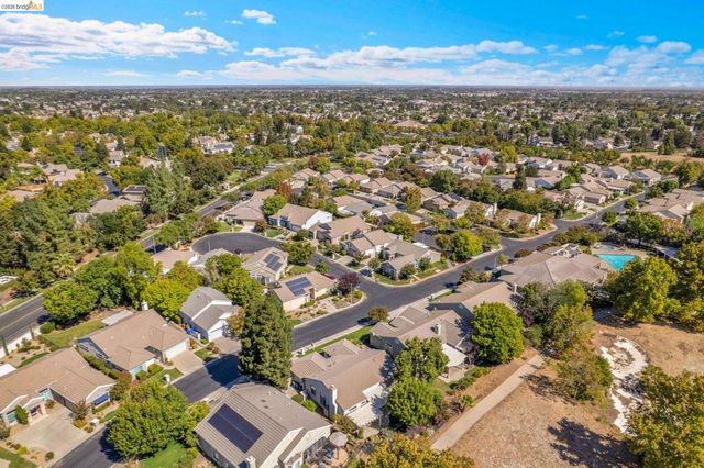 1751 Crispin Dr, Brentwood, CA 94513